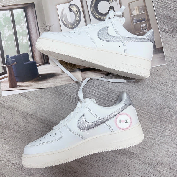 Nike Women's Air Force 1 '07 Shoes 灰銀鉤增高鞋