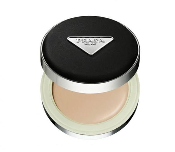 ^Prada霧光氣墊粉餅YK2090