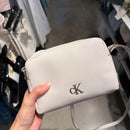 *YFL2307CK白斜背包