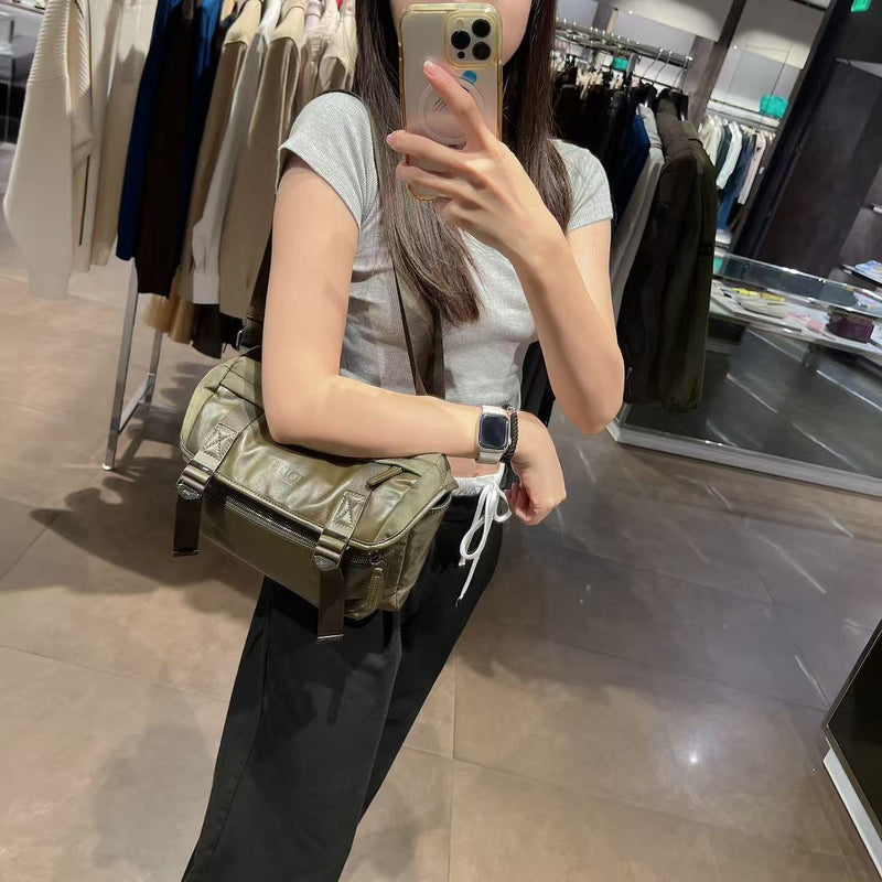 *Tods郵差包YHL2157