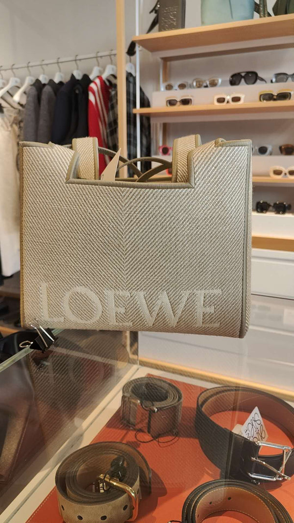 *Loewe帆布刺繡包YLL0696