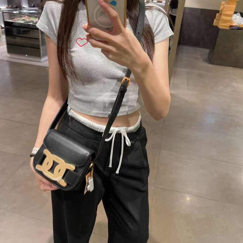 *Tods金字壓印黑馬鞍包YHL2168