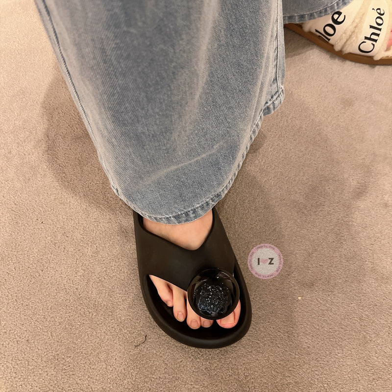 *Loewe女夾腳涼鞋
