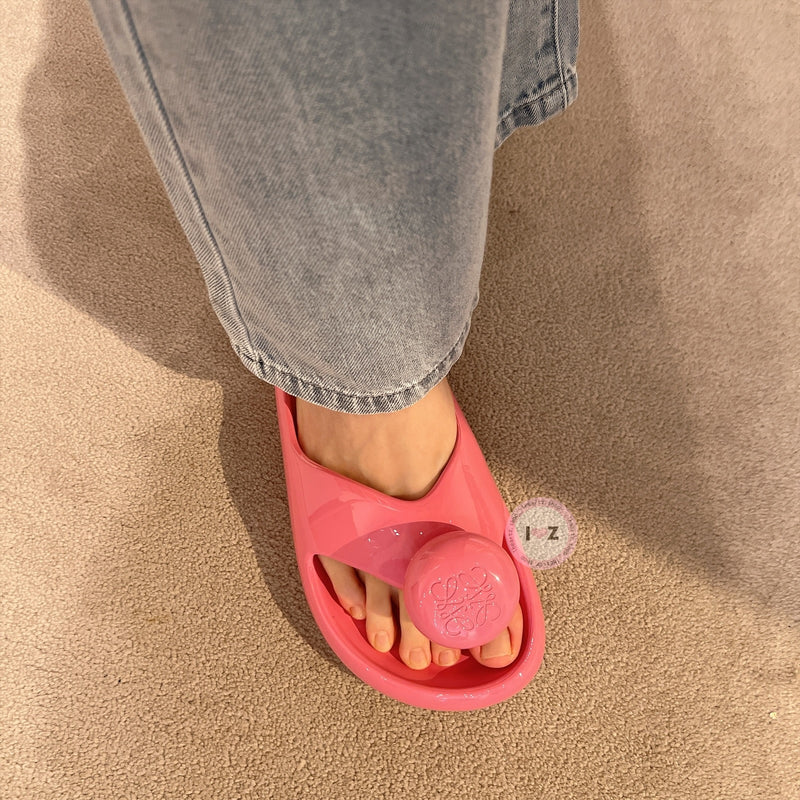 *Loewe女夾腳涼鞋